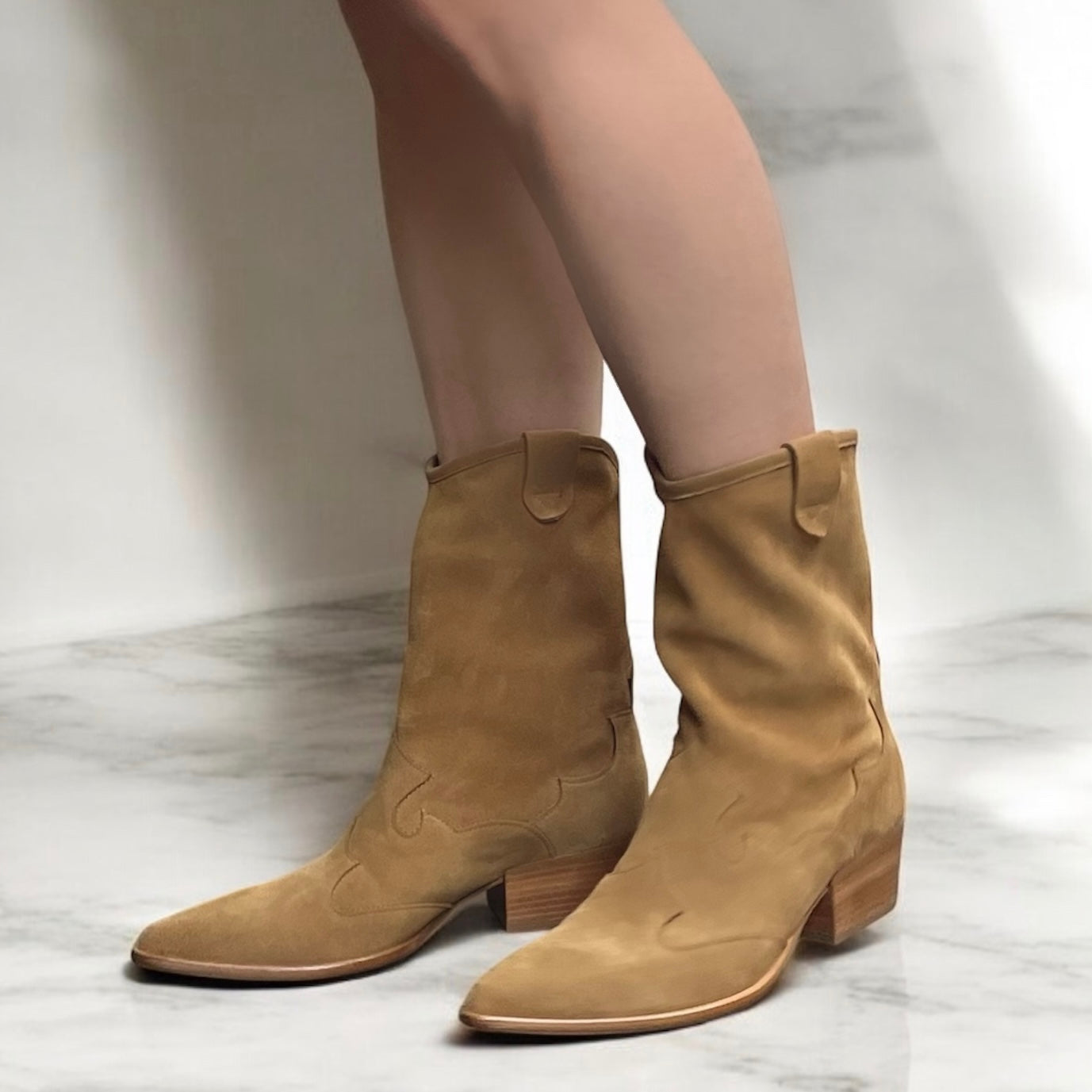 Low Texan in natural suede