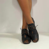 Low lace-up shoe in soft dark brown leather