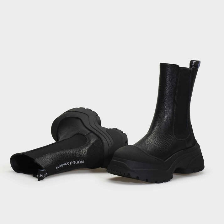 Black Chelsea boot with rubber sole