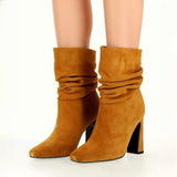 Stivaletto scamosciato caramello