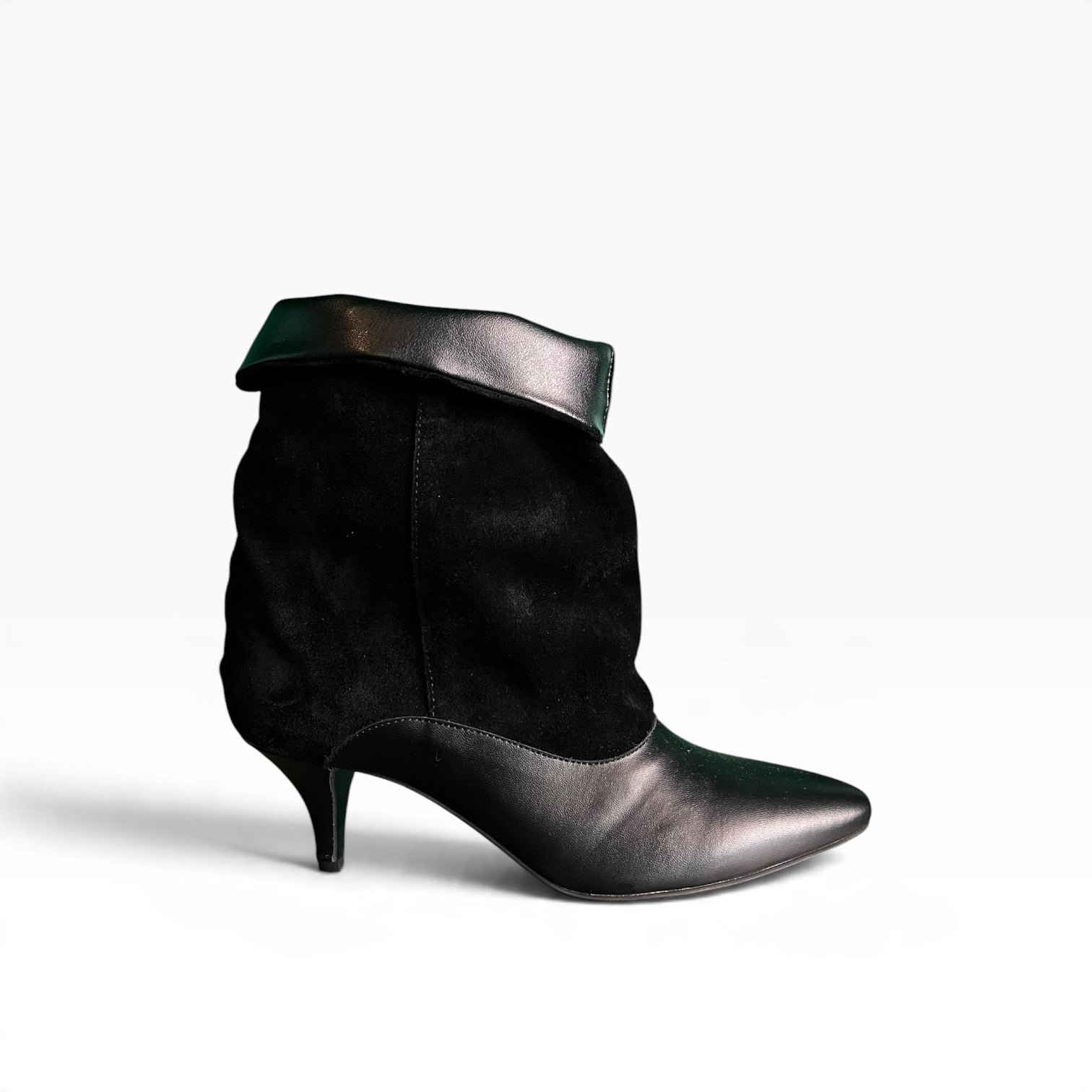 Stivaletto con gambale a tubo nero