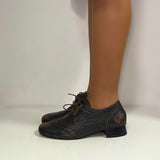 Low lace-up shoe in soft dark brown leather