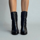 Stivaletto 3/4 in pelle nera
