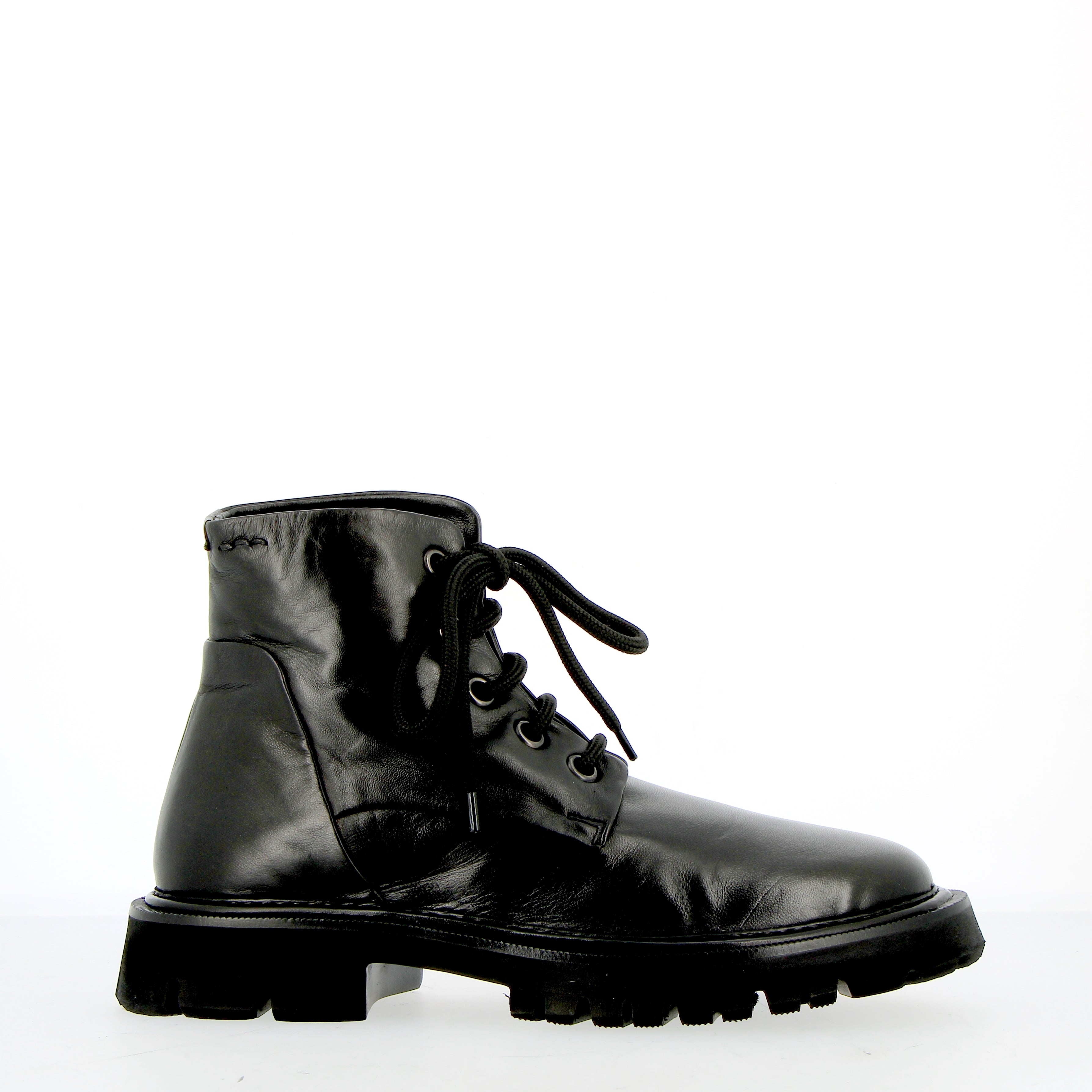 High lace-up in black nappa