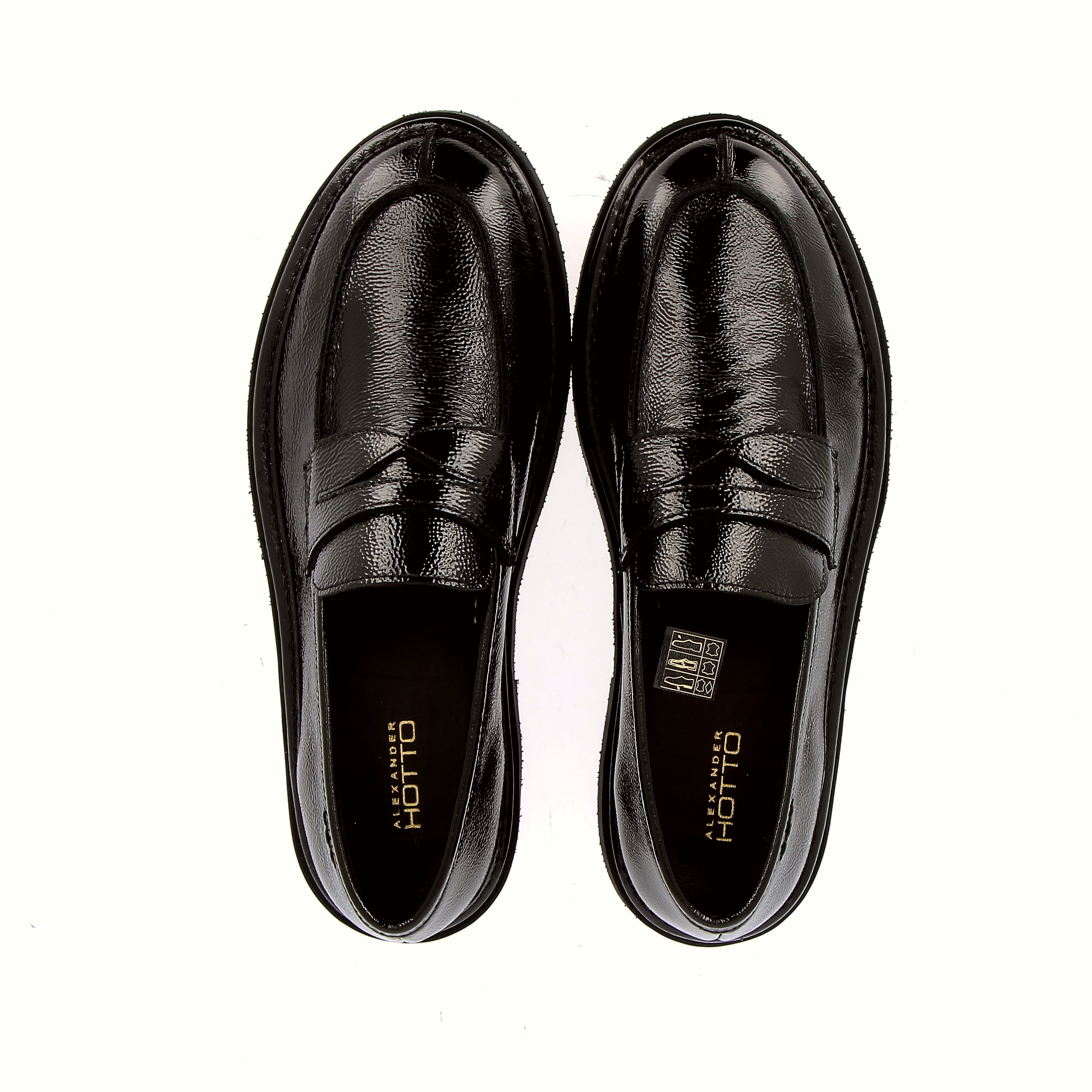 Dark chocolate-colored moccasin in supersoft nappa leather.