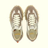 Sneaker grigio beige in camoscio e nylon con suola light