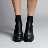 Chelsea boot in pelle nera con tacco