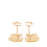 Sandalo basso in pelle nude con cinturino