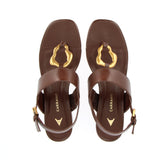 Brown leather sandal with accessory