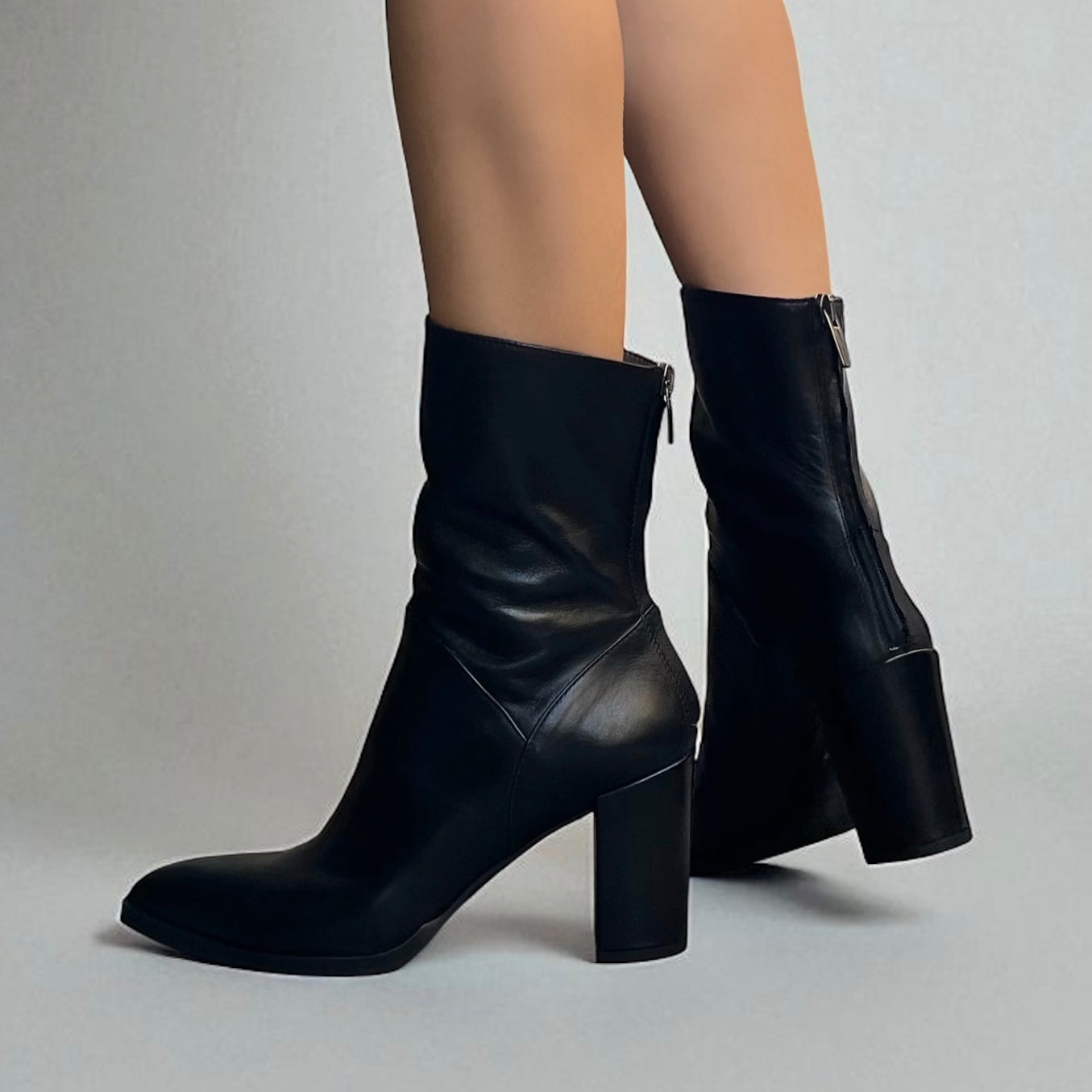Stivaletto 3/4 in pelle nera