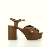 Sandalo in pelle moca con plateau