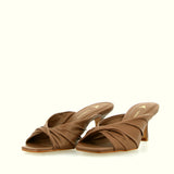 Sandalo ciabattina in pelle moca