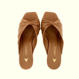 Sandalo ciabattina in pelle moca