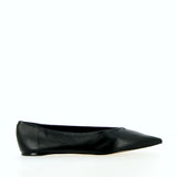 Ballerina nera in pelle a punta