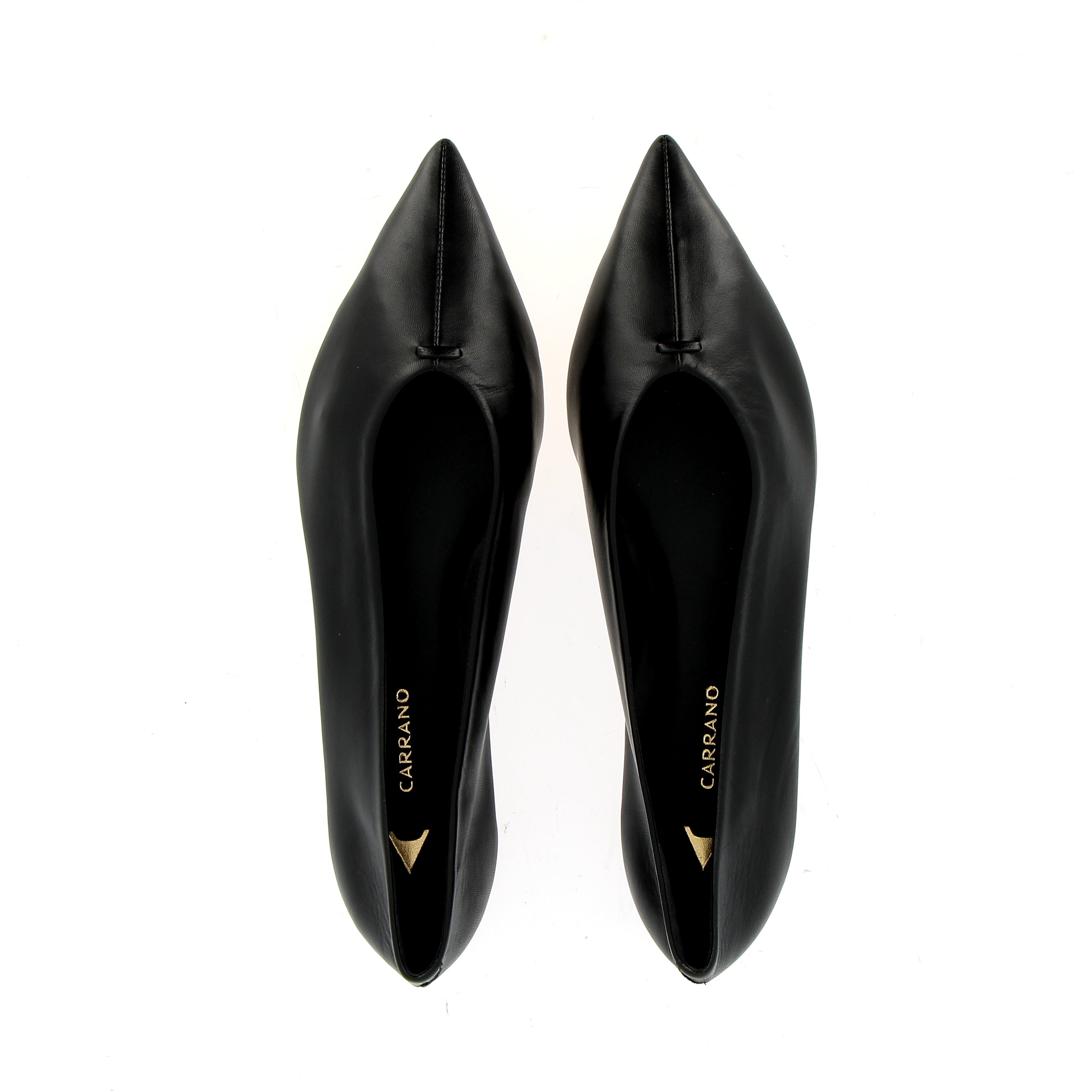 Ballerina nera in pelle a punta