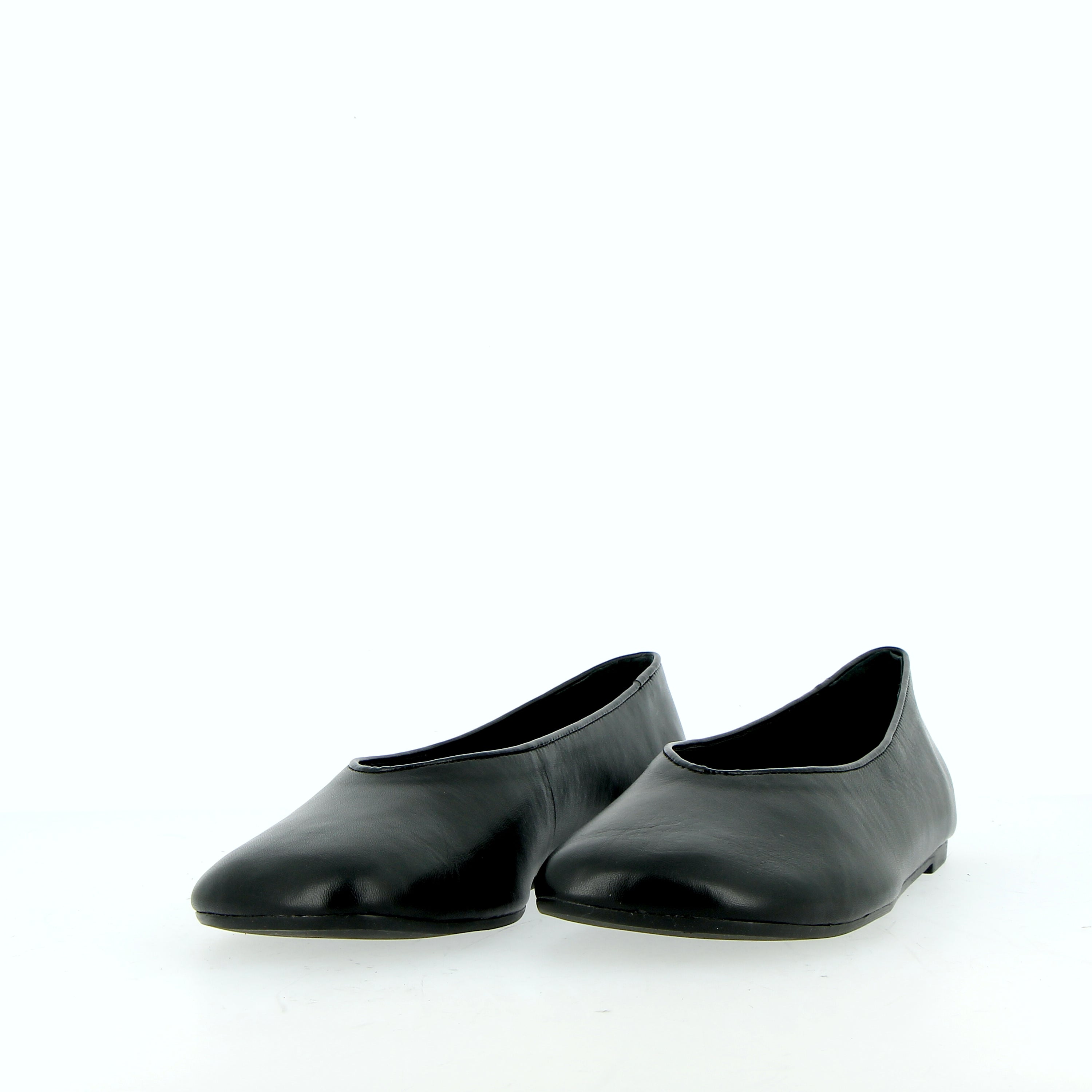 Ballerina nera in pelle forma a piede