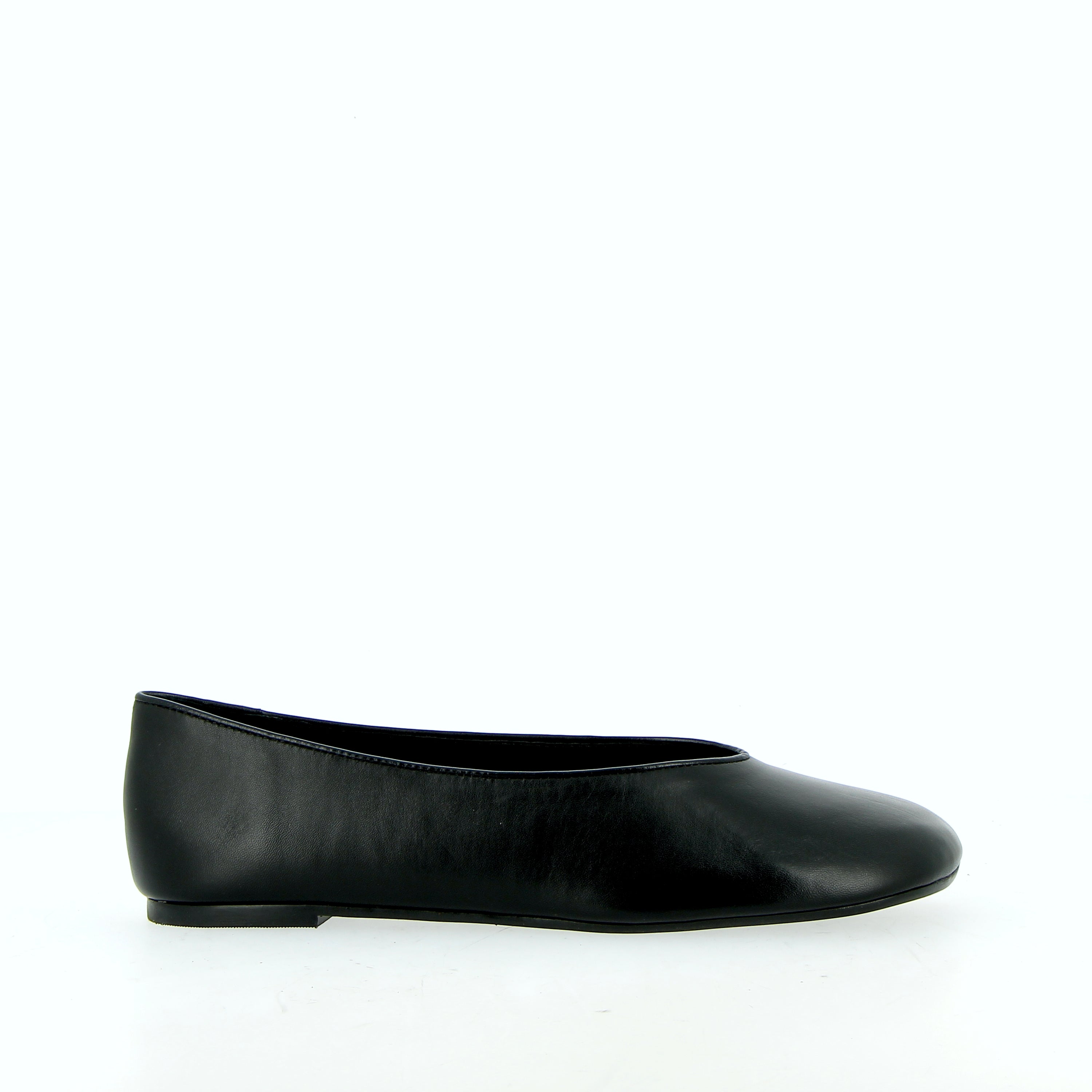 Ballerina nera in pelle forma a piede