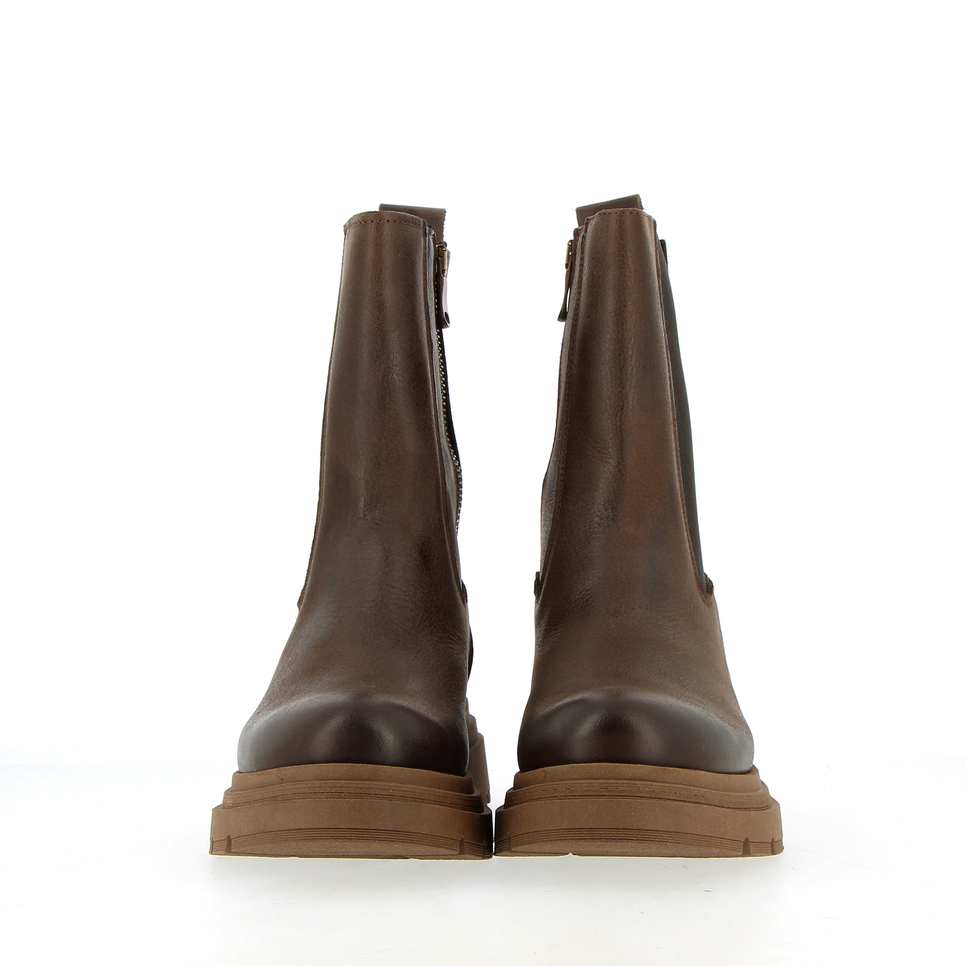 Brown calfskin Chelsea boot with elastic and zip