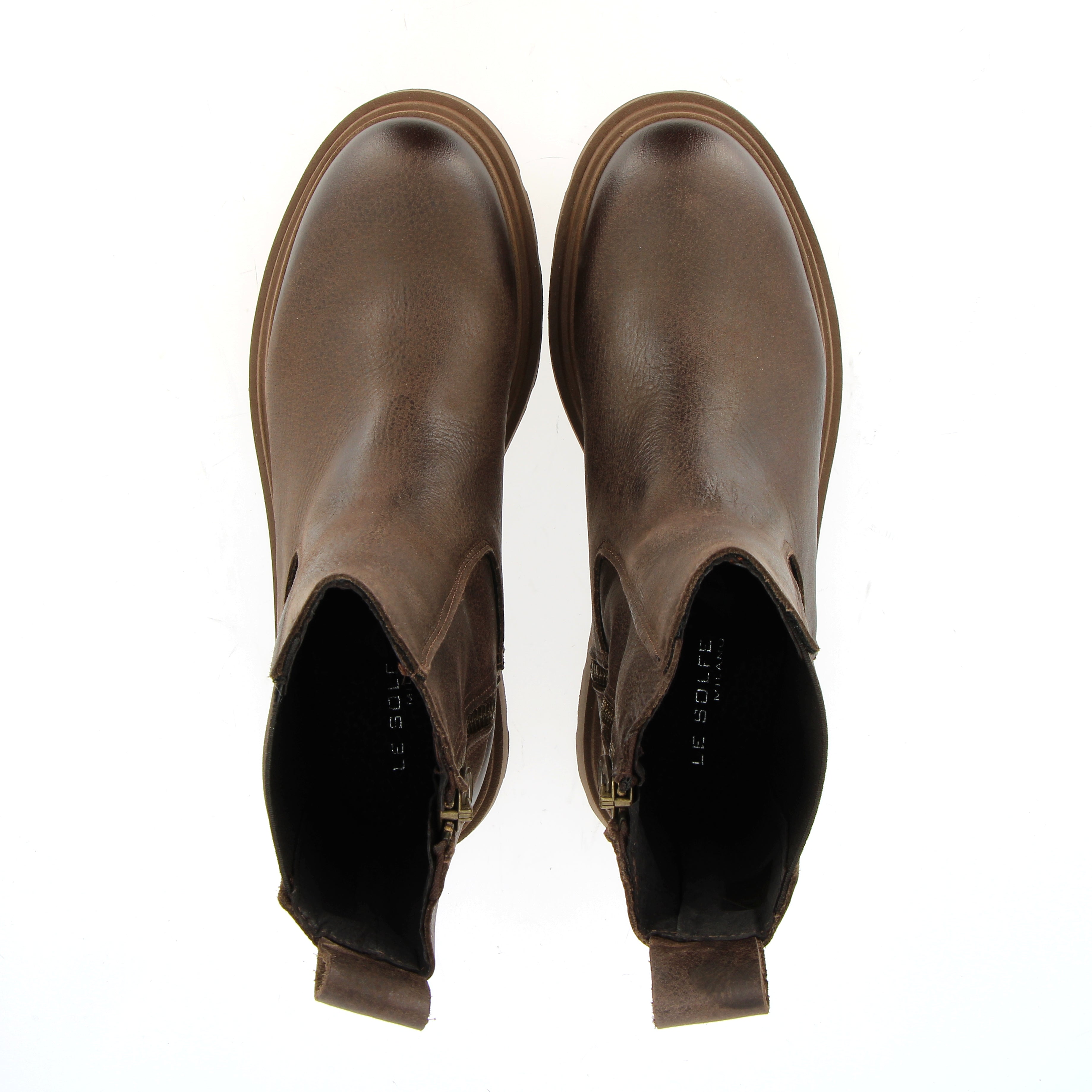 Brown calfskin Chelsea boot with elastic and zip
