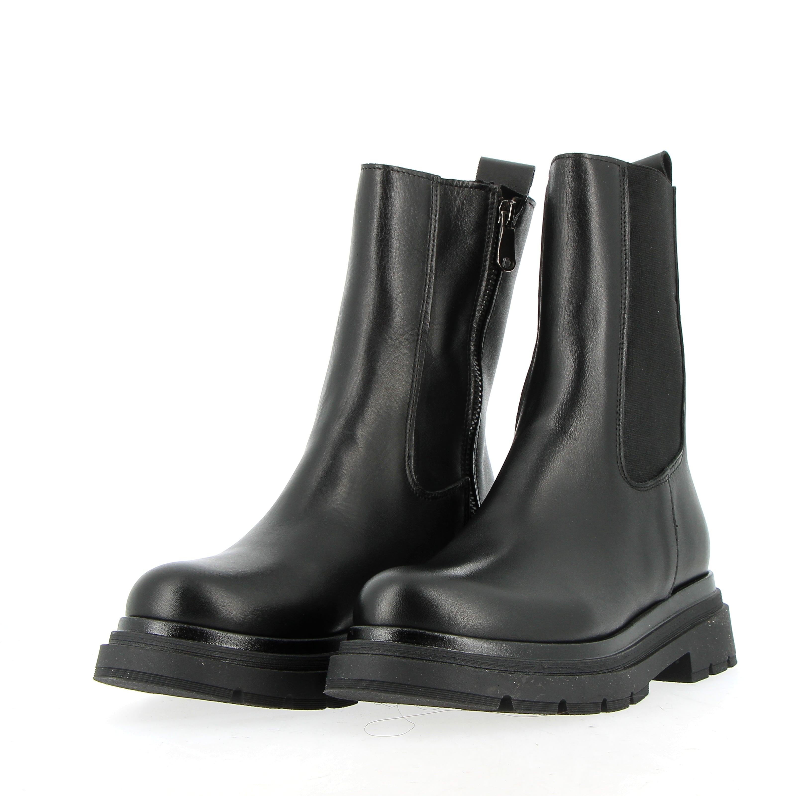 Black calfskin Chelsea boot with elastic and zip
