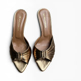 Mule a punta con tacco 80 in pelle bronzo