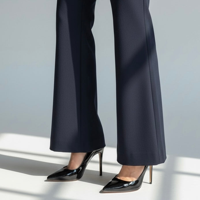 Décolleté a punta in pelle nera lucida tacco 10