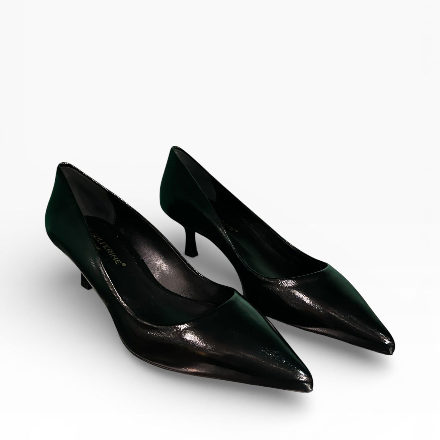 Décolleté a punta in pelle nera lucida tacco medio