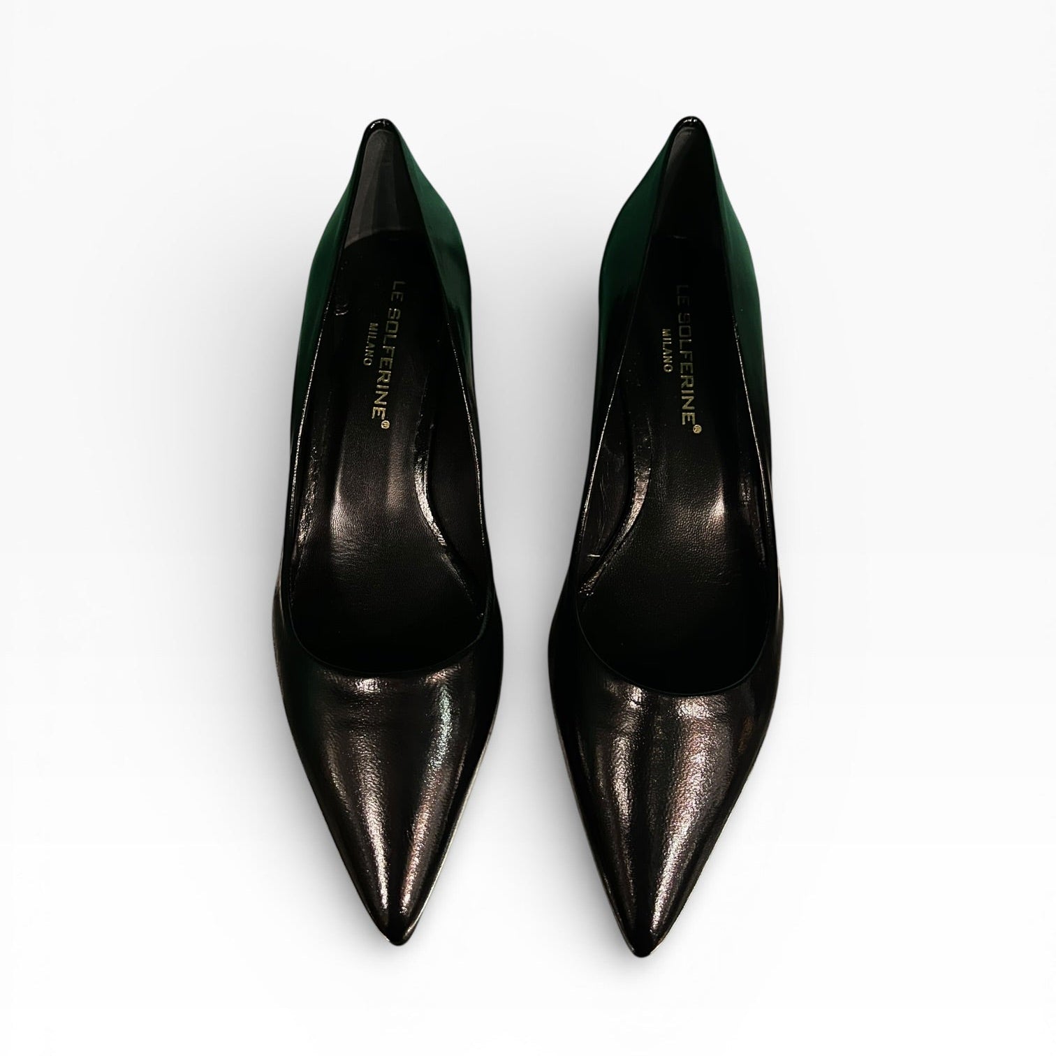 Décolleté a punta in pelle nera lucida tacco medio