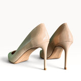 Pointed pumps in shiny nude leather, heel 85