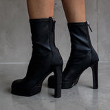 Stivaletto nero con plateau