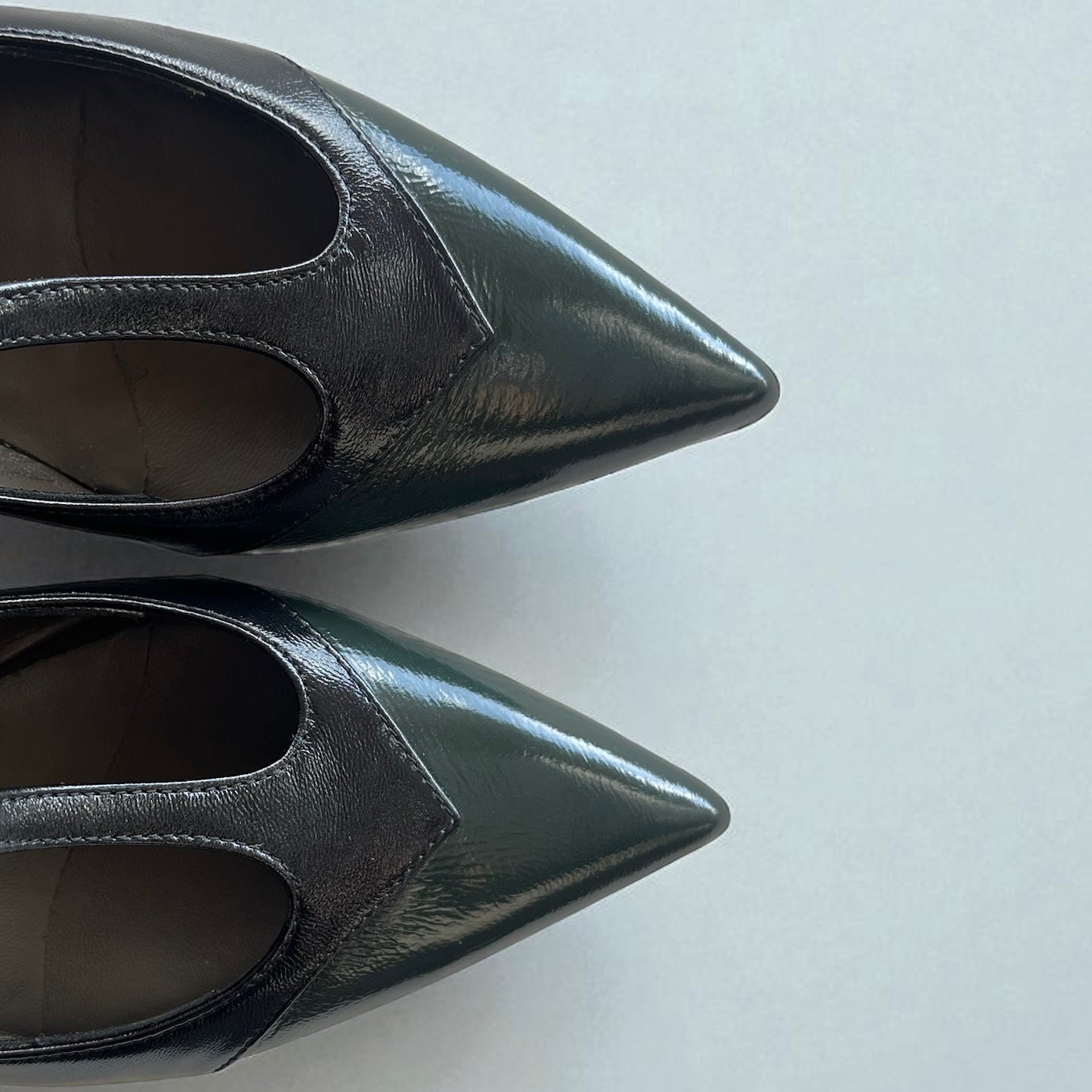 Décolleté Bicolore verde e nero con cinturino