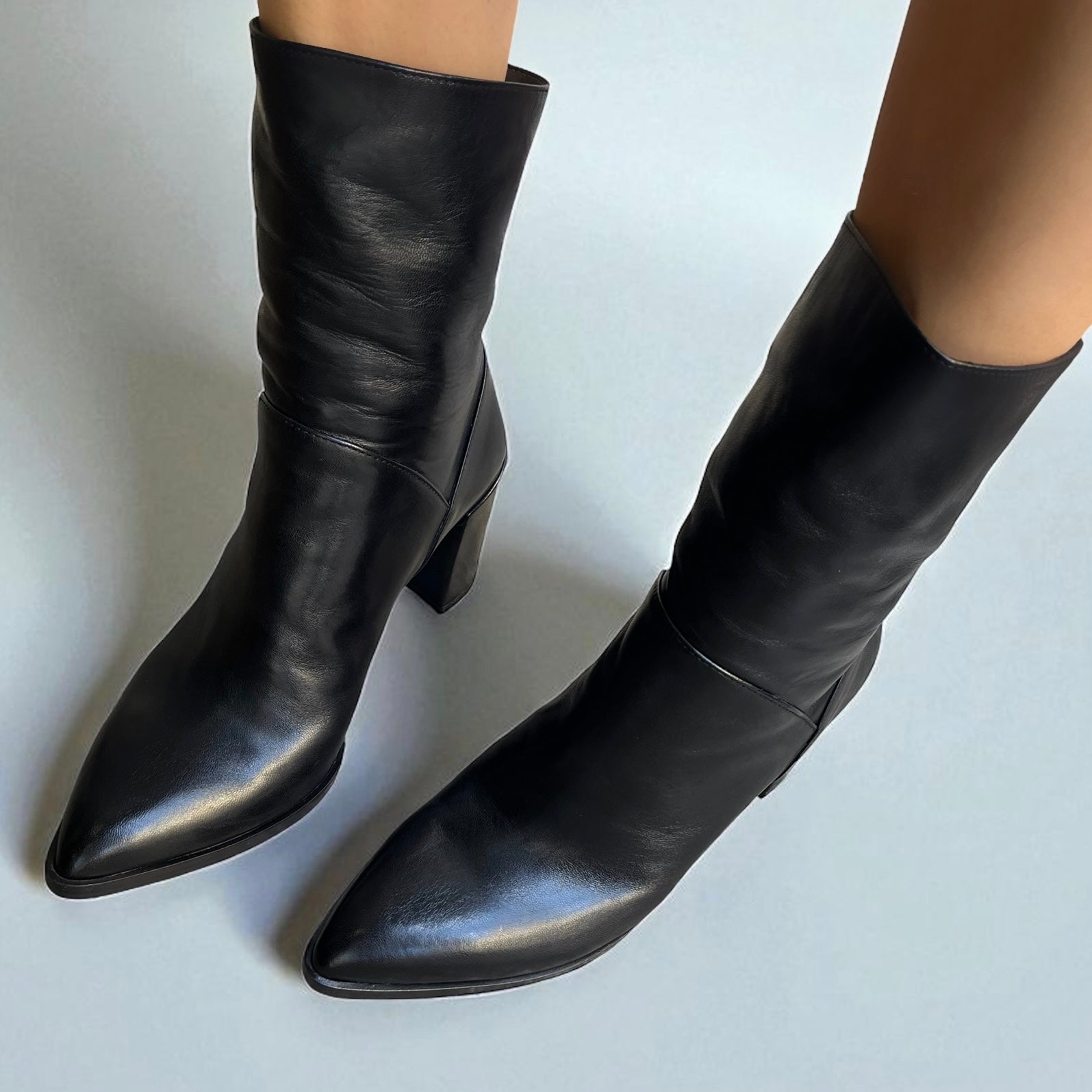 Stivaletto 3/4 in pelle nera