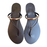 thong sandal in leather and gold