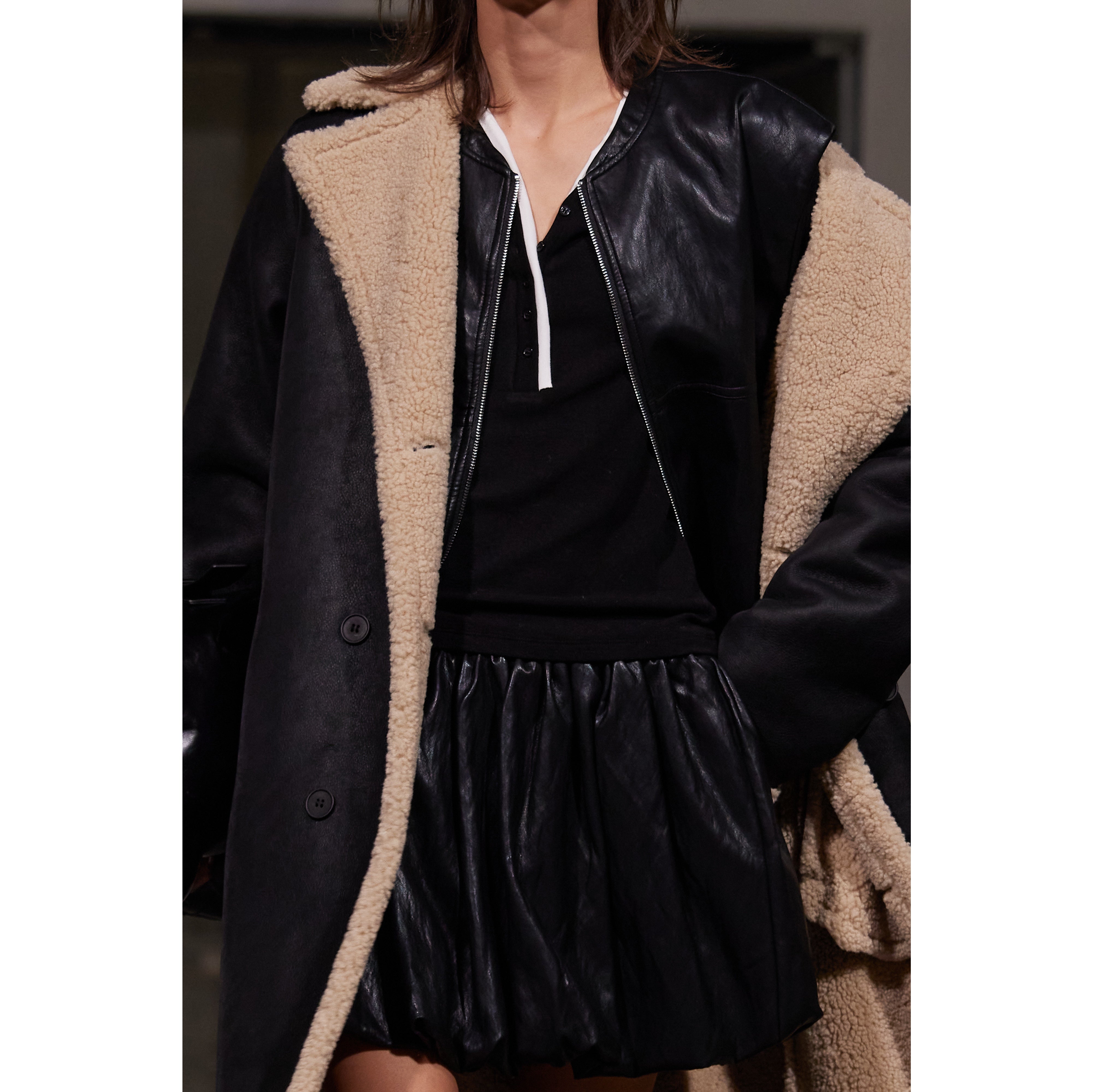 Cappotto lungo in eco shearling nero