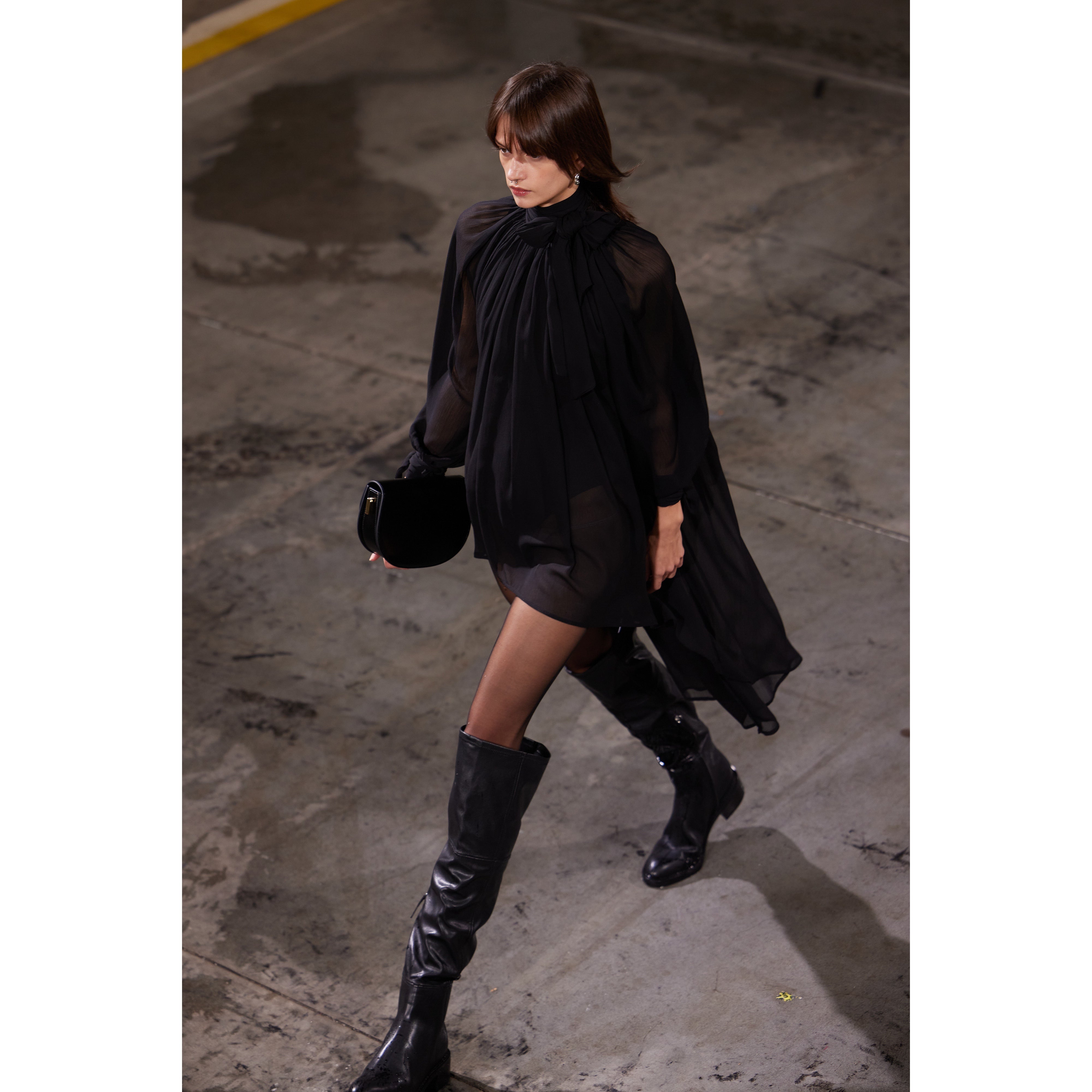 Abito asimmetrico nero