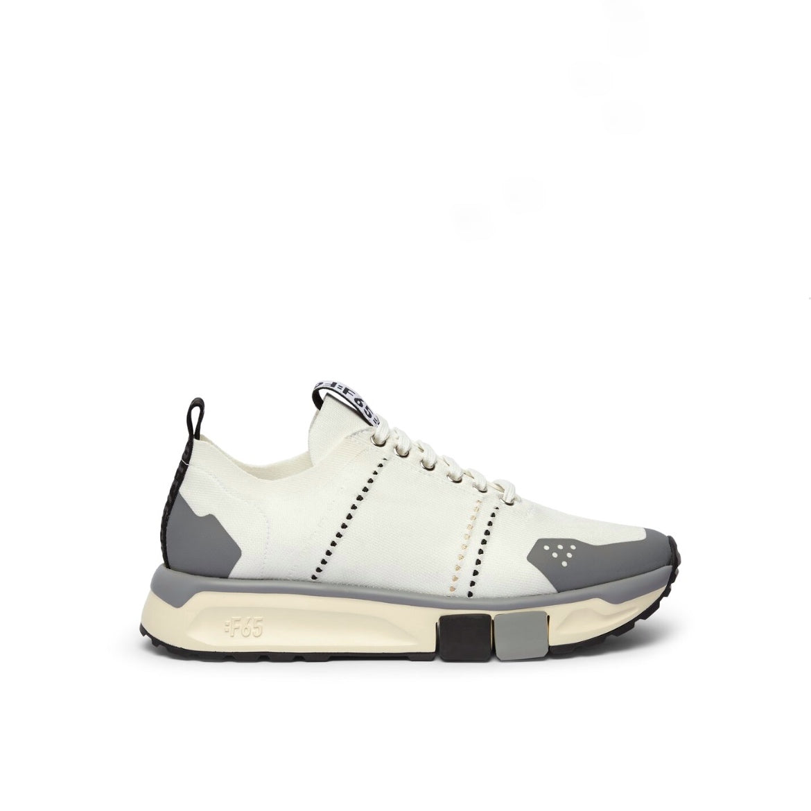 Sneaker bianca con suola super light