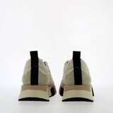 Sneaker in pelo bianco con suola superflex
