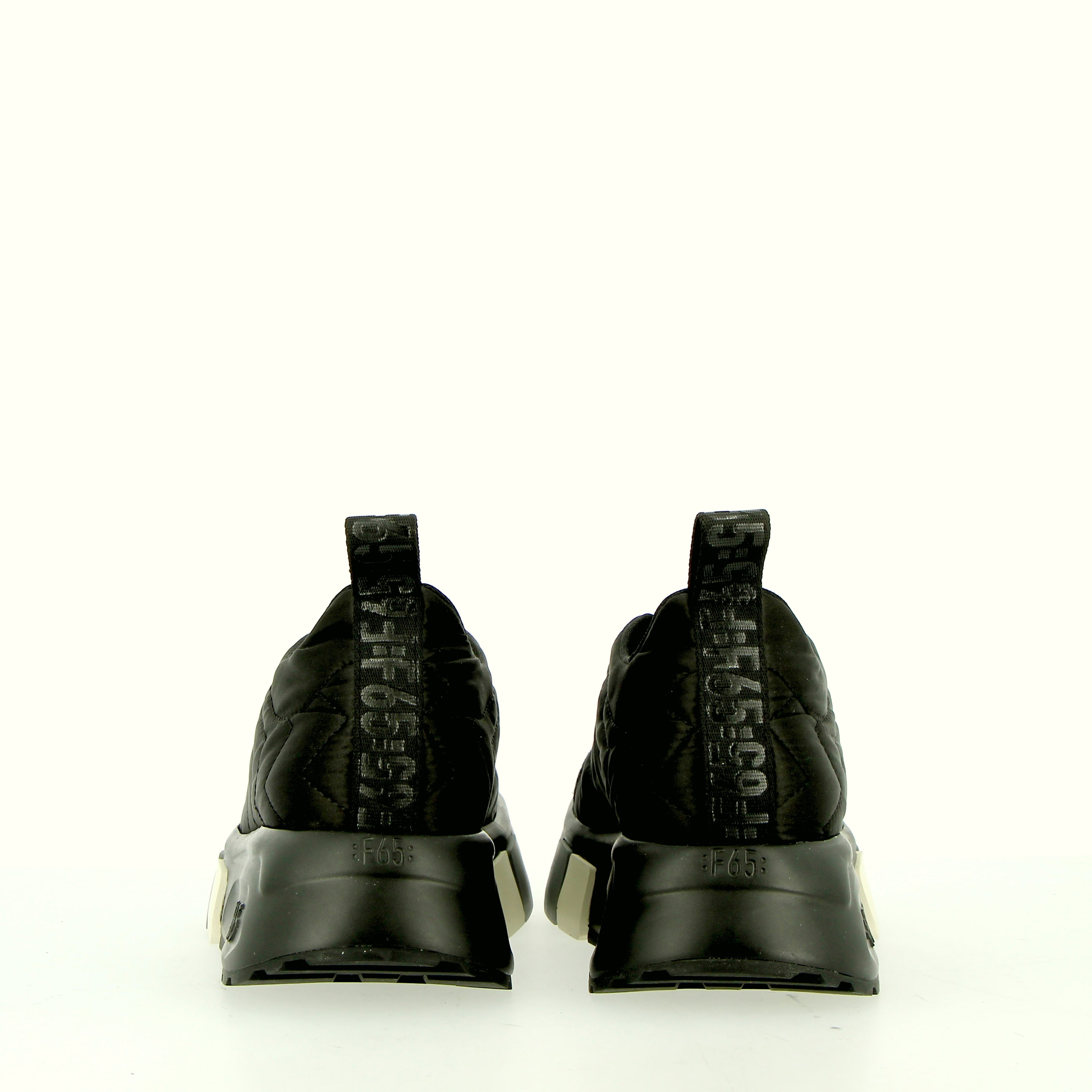 Sneaker in piumino nero suola superflex