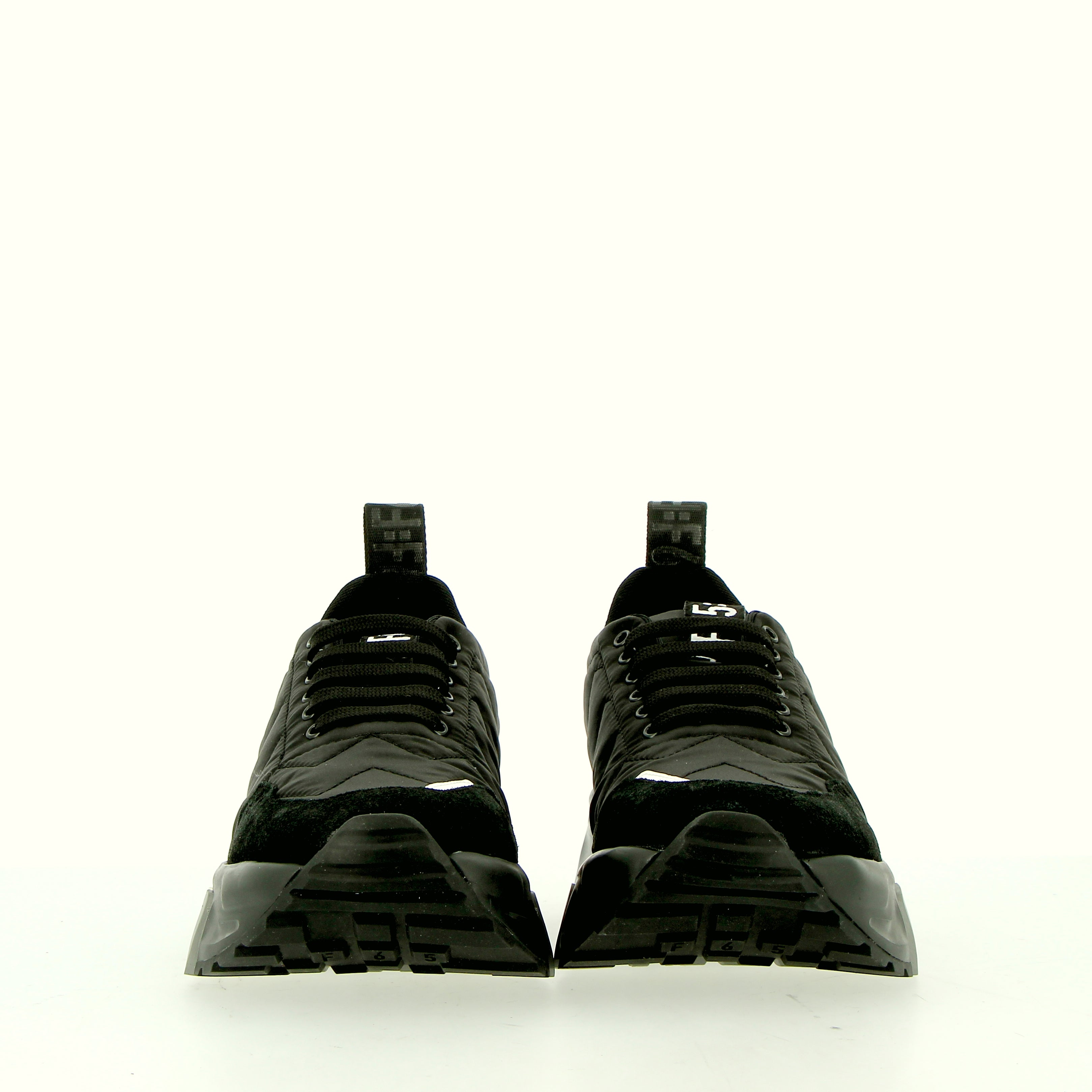 Sneaker in piumino nero suola superflex