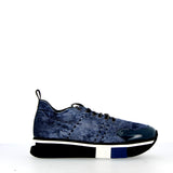 Sneaker in iridescent blue fabric