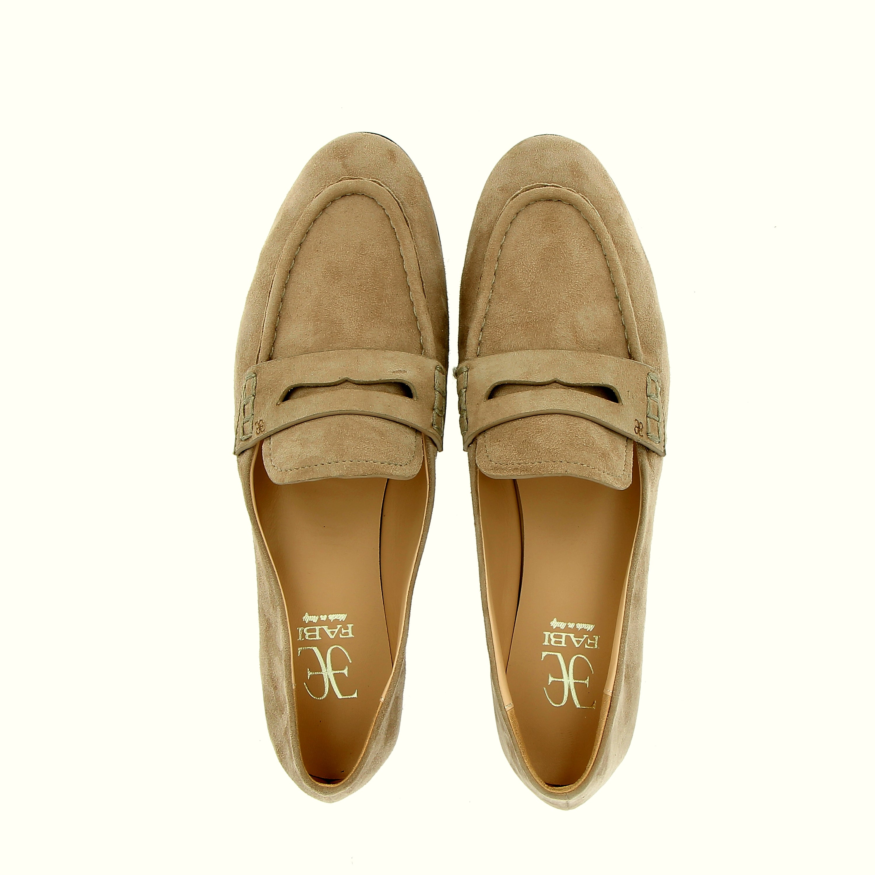 Mocassino in camoscio morbido taupe