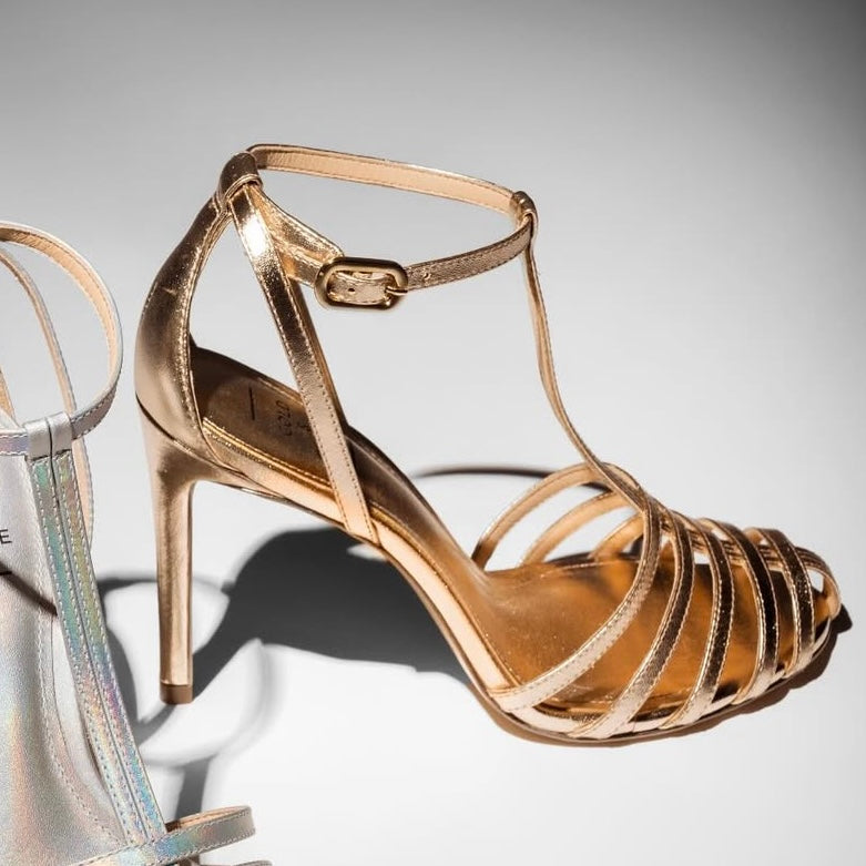 Nude leather sandal with silver rhinestones