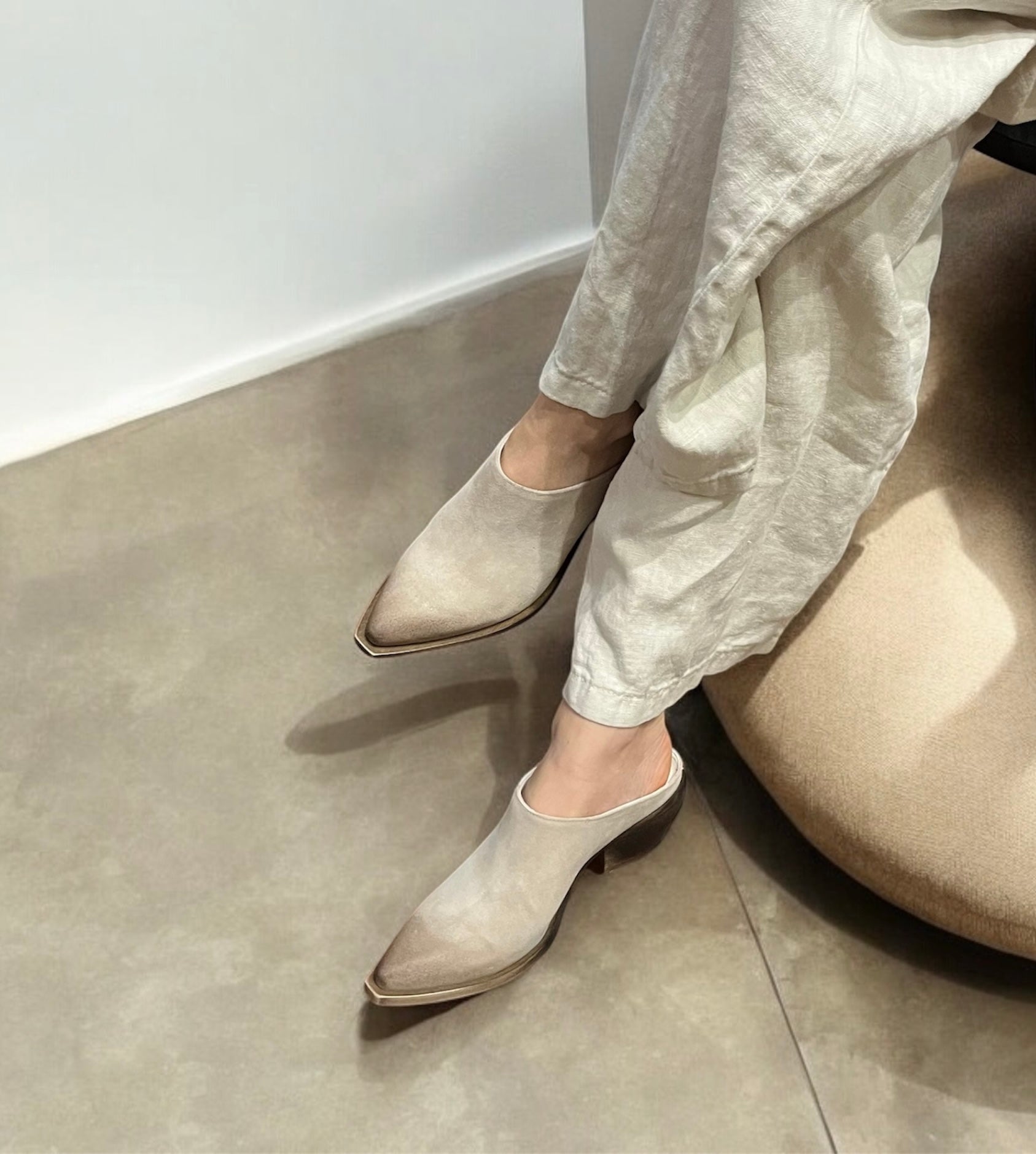 Sabot scamosciato beige lavorazione vintage