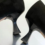 Decolleté a cuore in camoscio nero modello Love