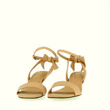 Sandalo in pelle cipria con cinturino