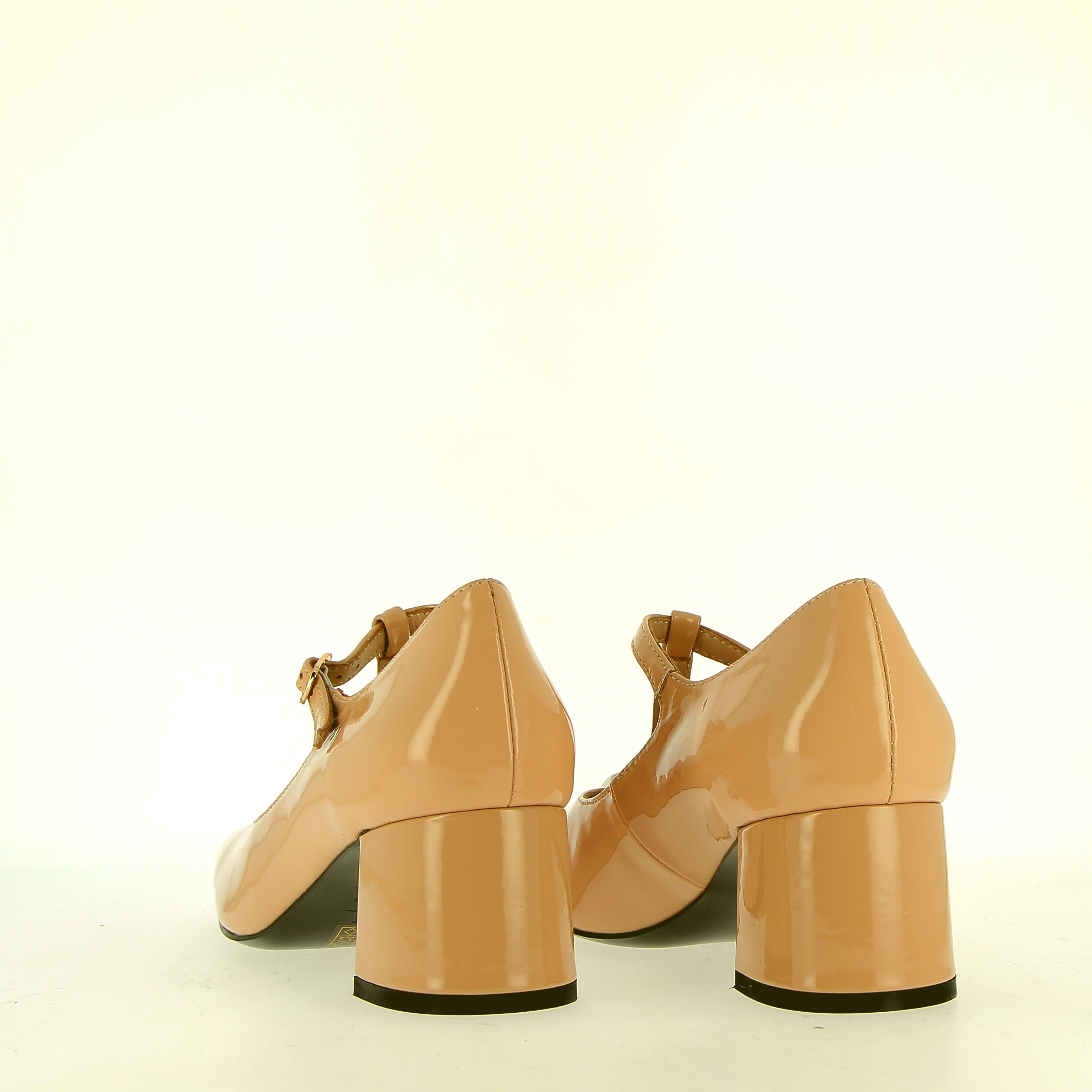 Scarpina a T in vernice nude