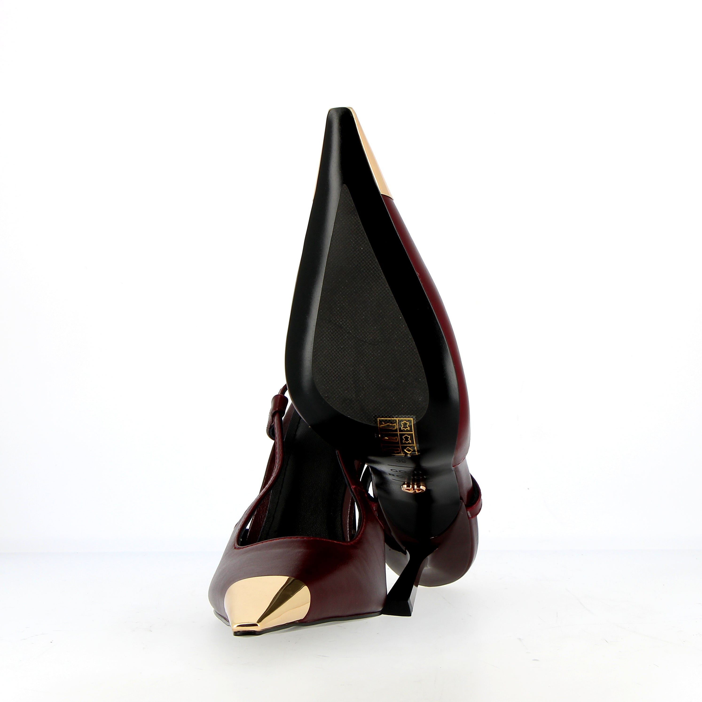 Slingback burgundy con punta oro
