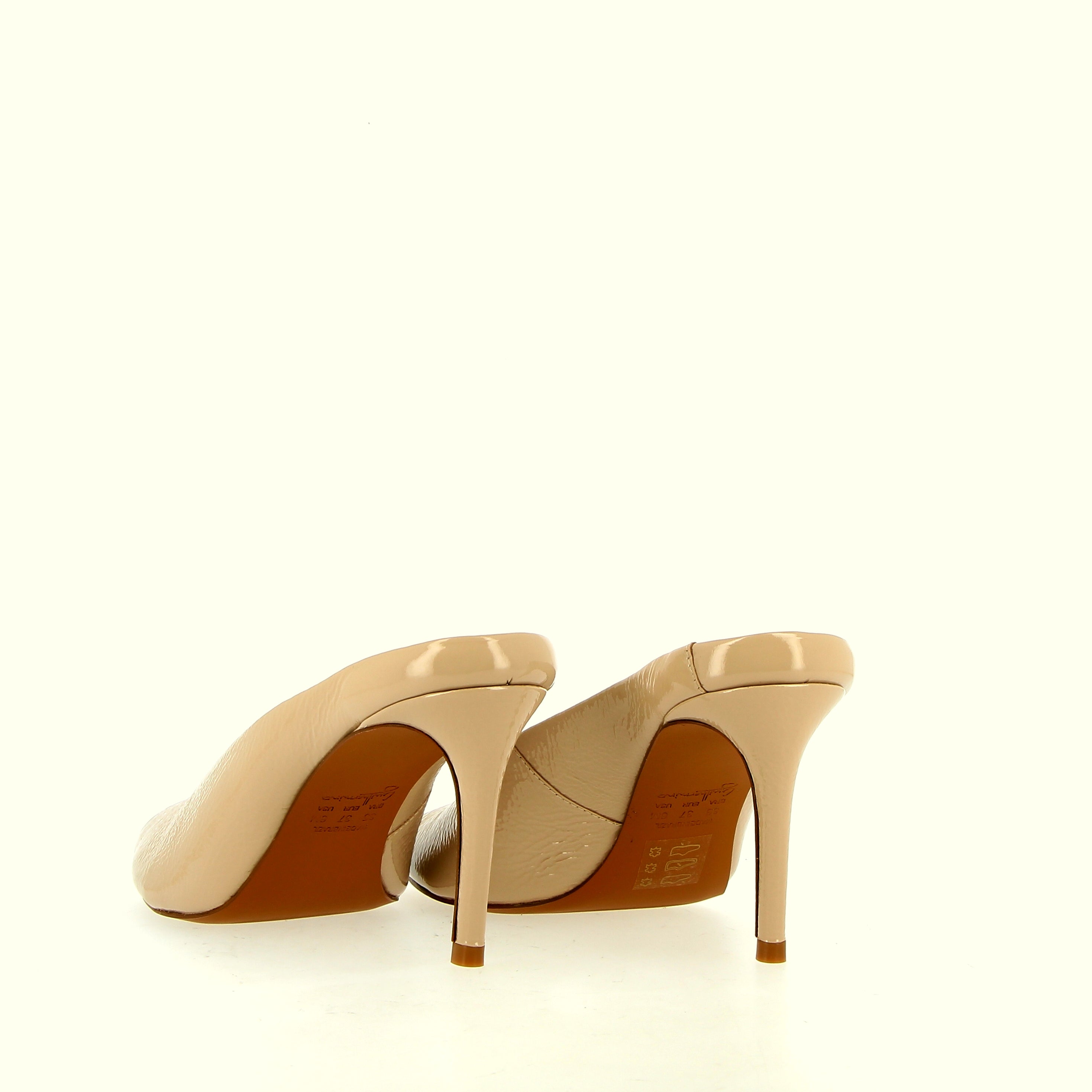Sandalo mule in pelle lacca beige