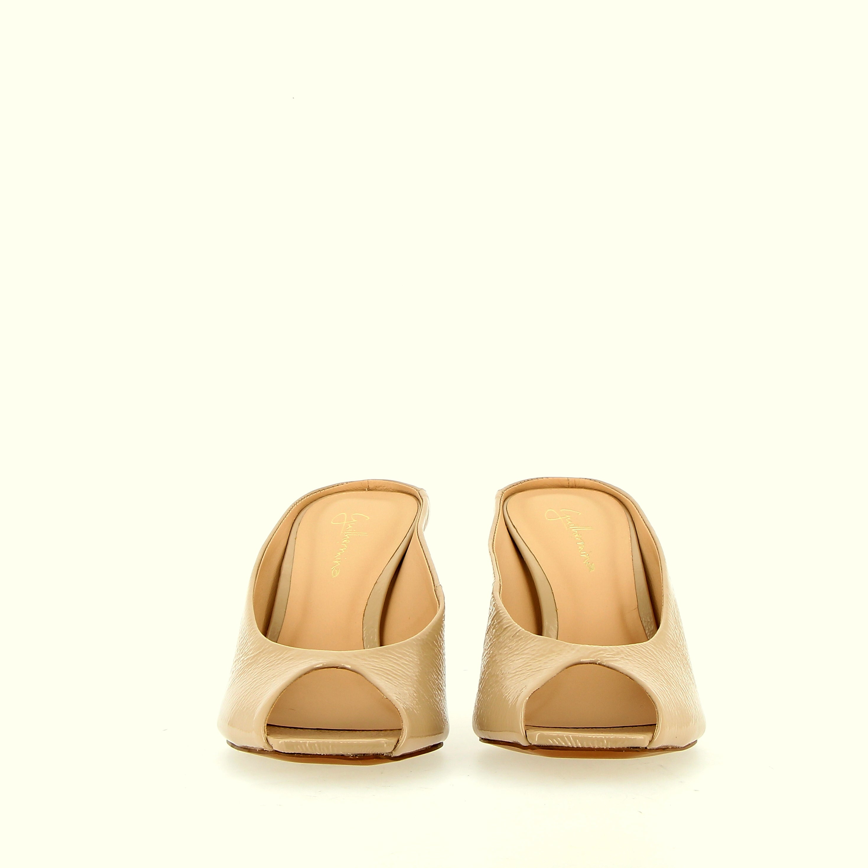 Sandalo mule in pelle lacca beige