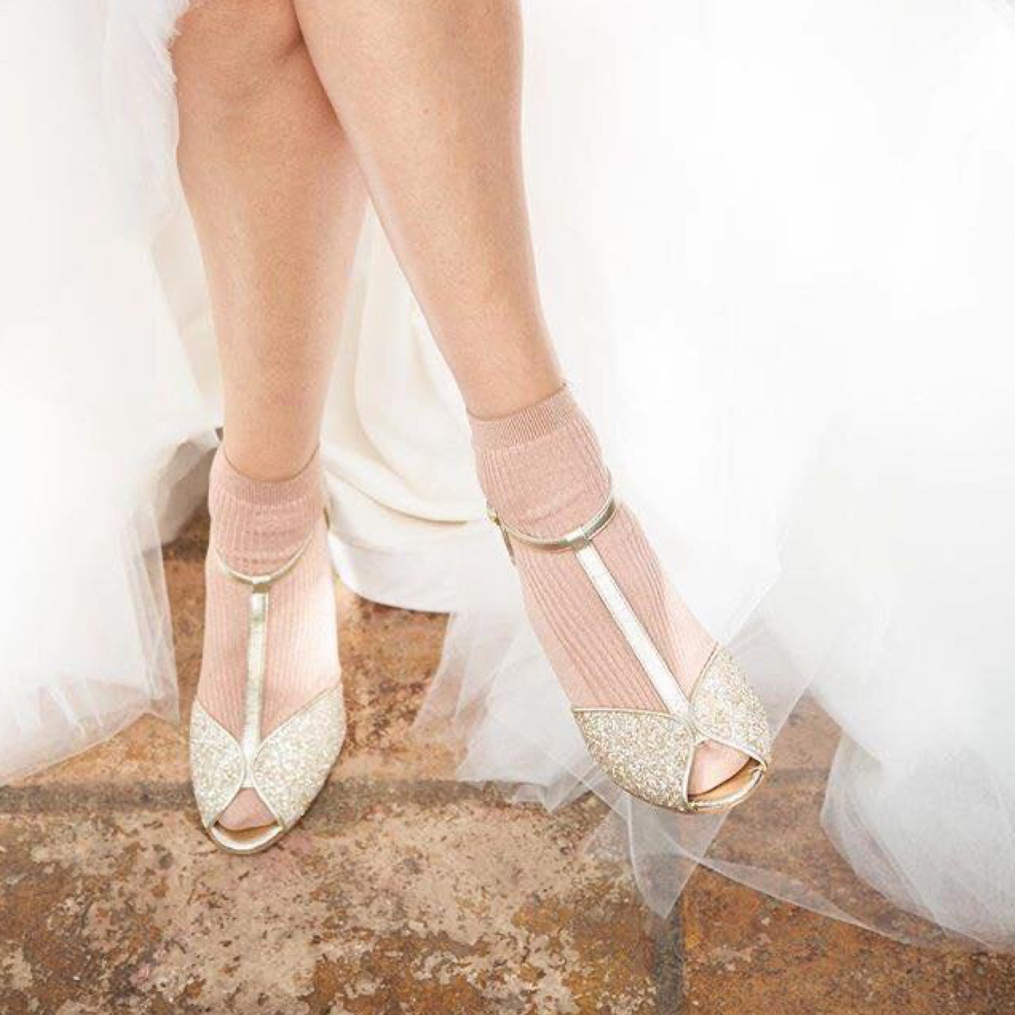 Open-toe Butterfly sandal with medium platinum heel